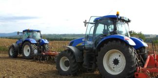 Agrosaveti - Stoti New Holland traktor - 03