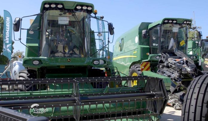 Agrosaveti - John Deere mehanizacija u Srbiji 01 Agrosaveti - John Deere mehanizacija u Srbiji 01