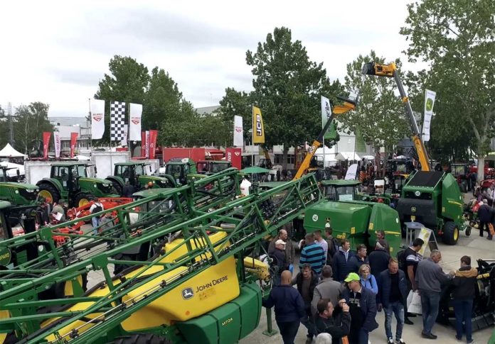 Agrosaveti---Kite-doo---John-Deere---04 Agrosaveti---Kite-doo---John-Deere---04