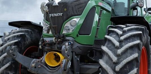 traktor poljoprivredna mehanizacija